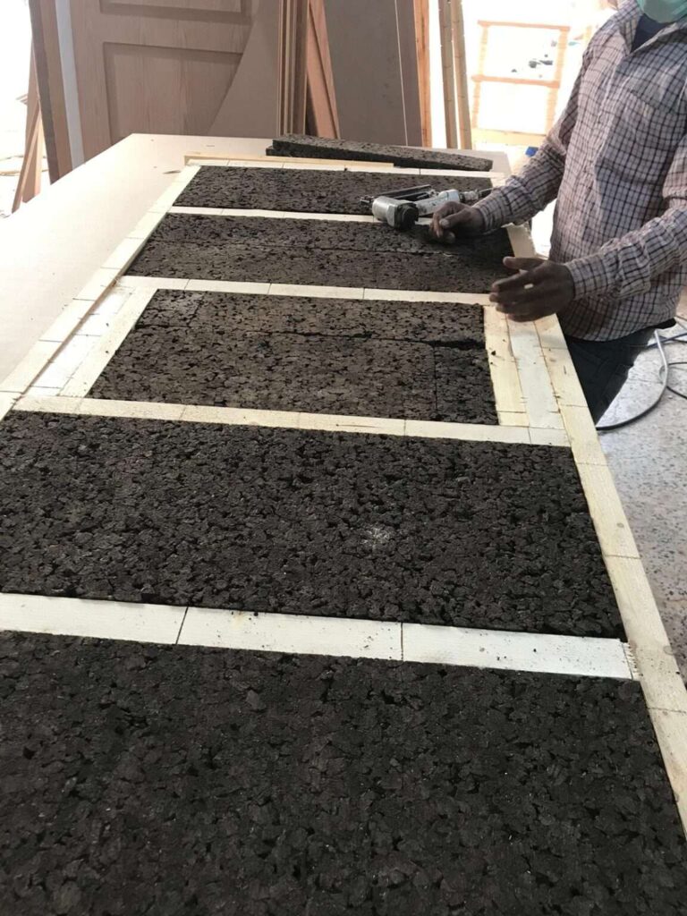 باب عازل صوت