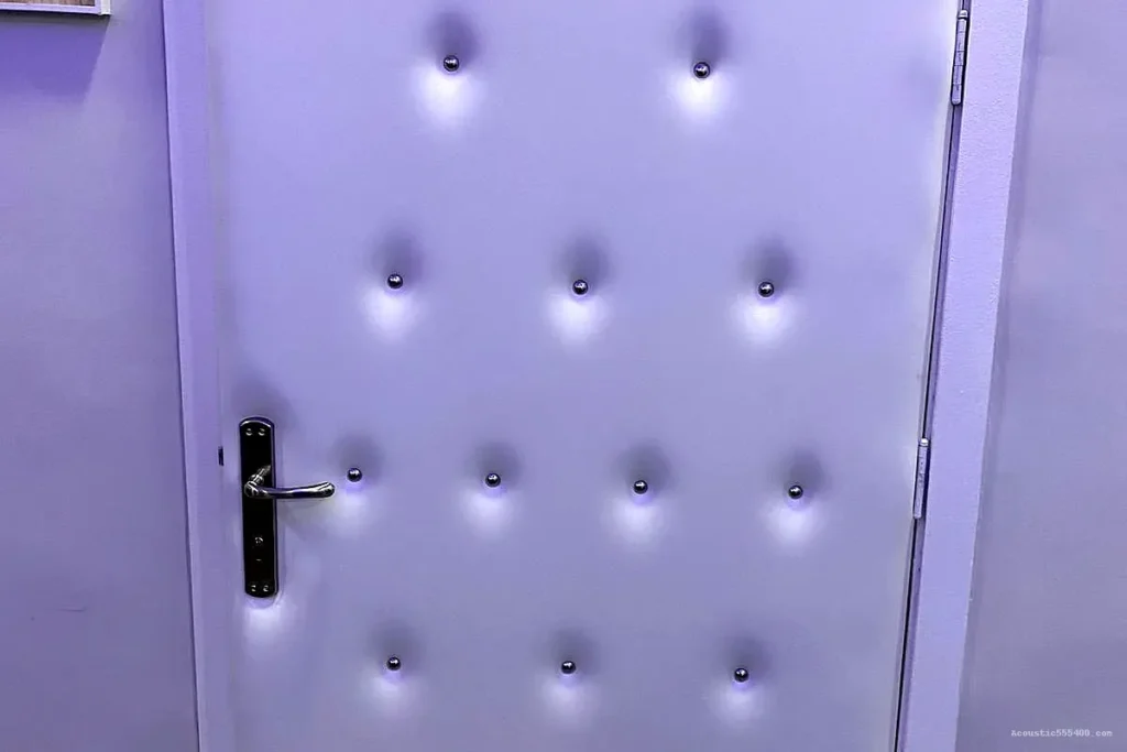 أبواب عازل صوت للغرف