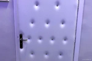 عزل باب الغرفة من الصوت بدون تغيير الباب