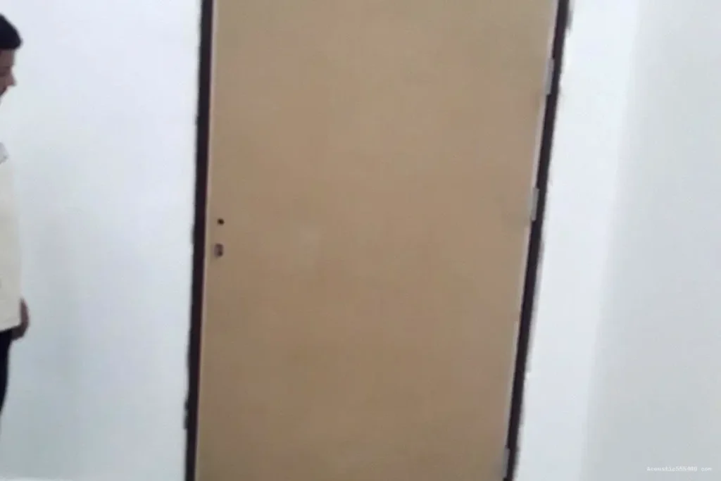 باب عازل صوت لغرفة النوم في الكويت – تركيب احترافي يقلل الضوضاء